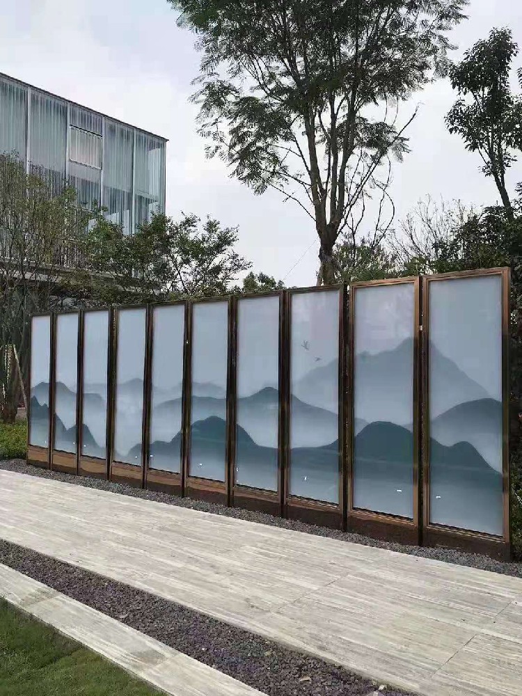 小區道路山水畫屏風案例